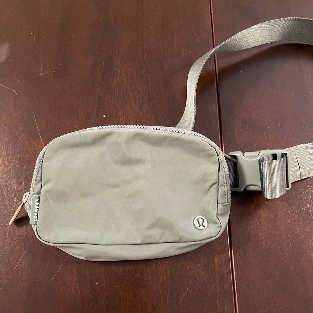 Tidewater teal belt bag